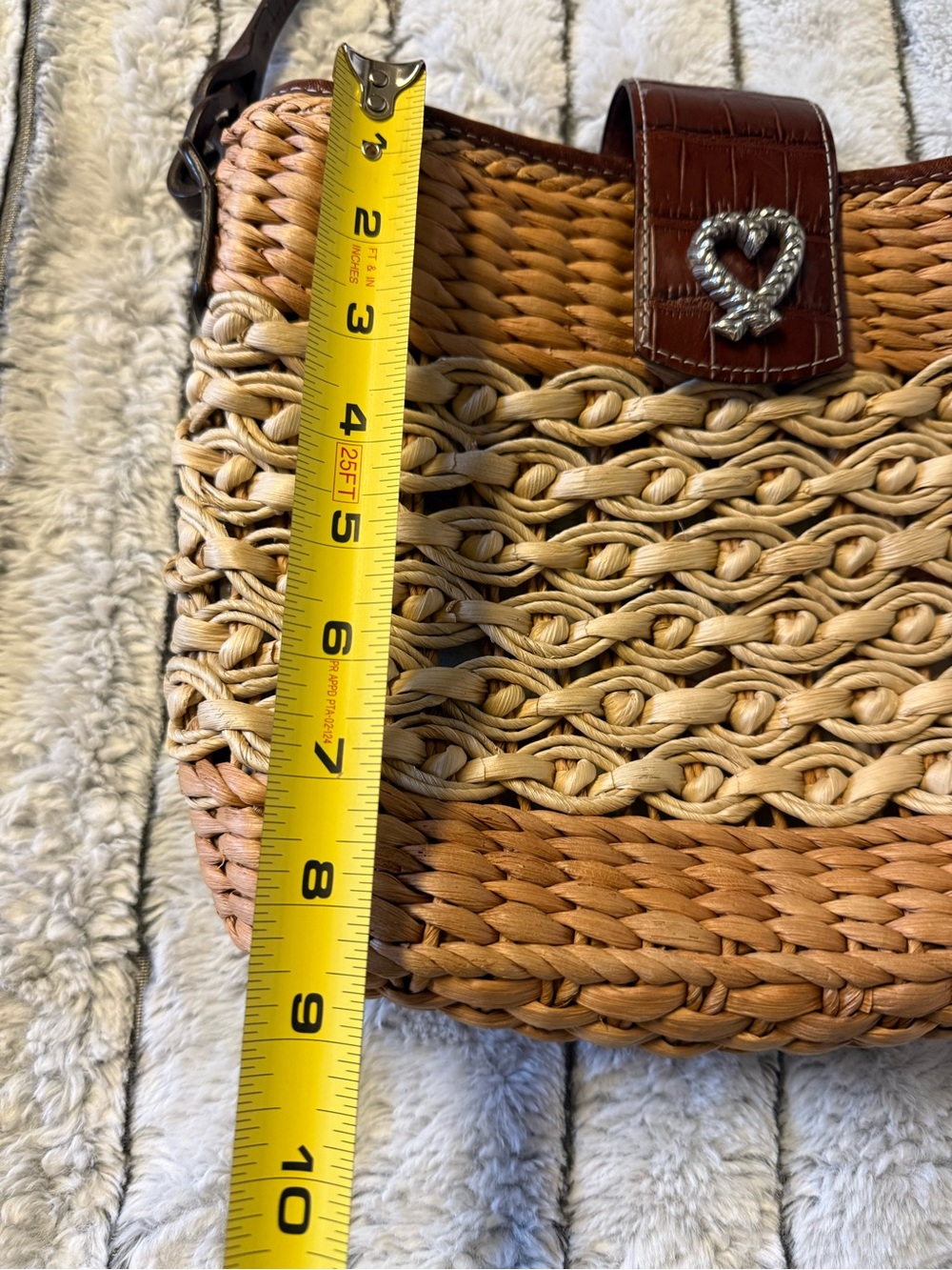 Brighton Woven Straw Shoulder Bag in Brown and Tan with Heart Accent - Picture 5 of 7